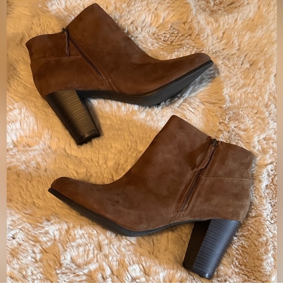 Cole Haan Brown Suede Ankle Boots Size 10 - Picture 1 of 8